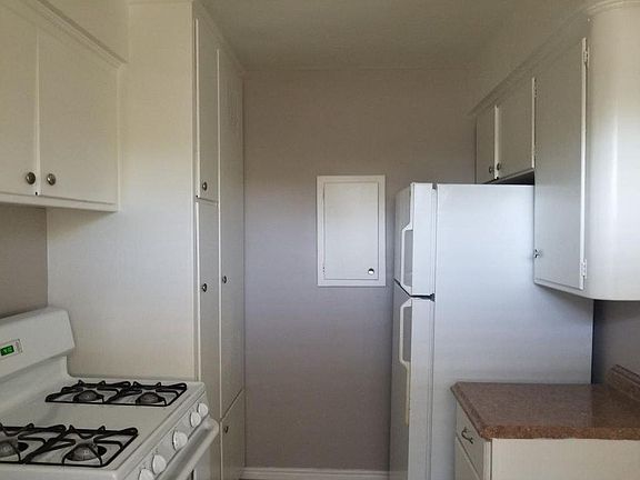 5th image of 865 W Huntington Dr APT 6