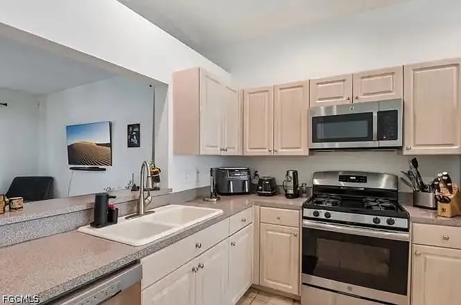 7926 Terrace Ridge Dr — Photo 9