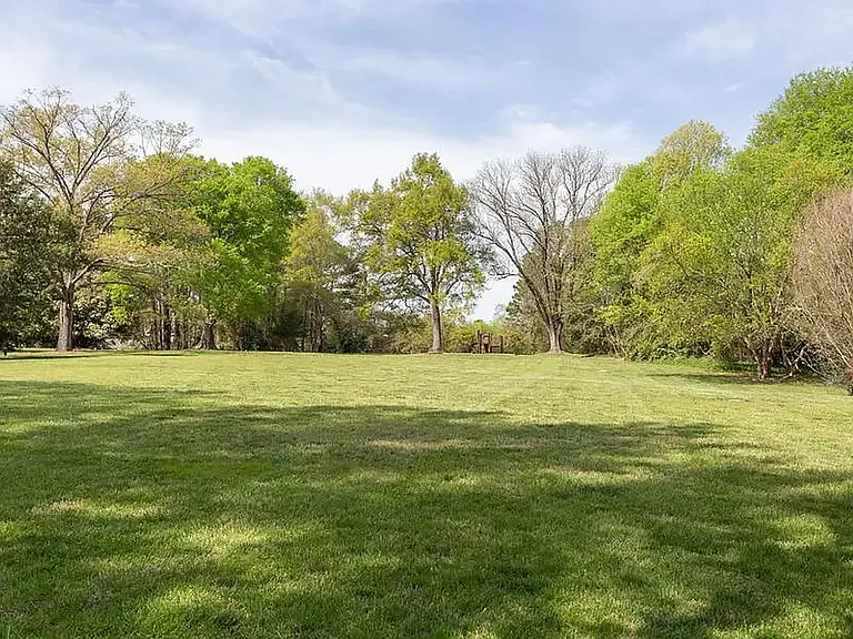 205 Windhover Dr — Photo 35