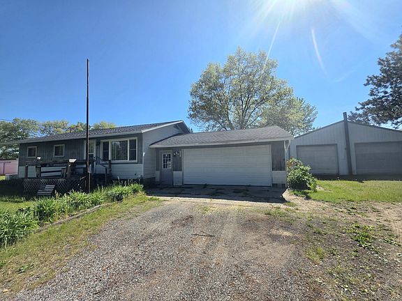 3rd image of 2755 S Sheridan Rd