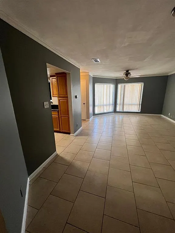 2 bed, 2.0 bath, 976 sqft, $1,350 — Photo 3