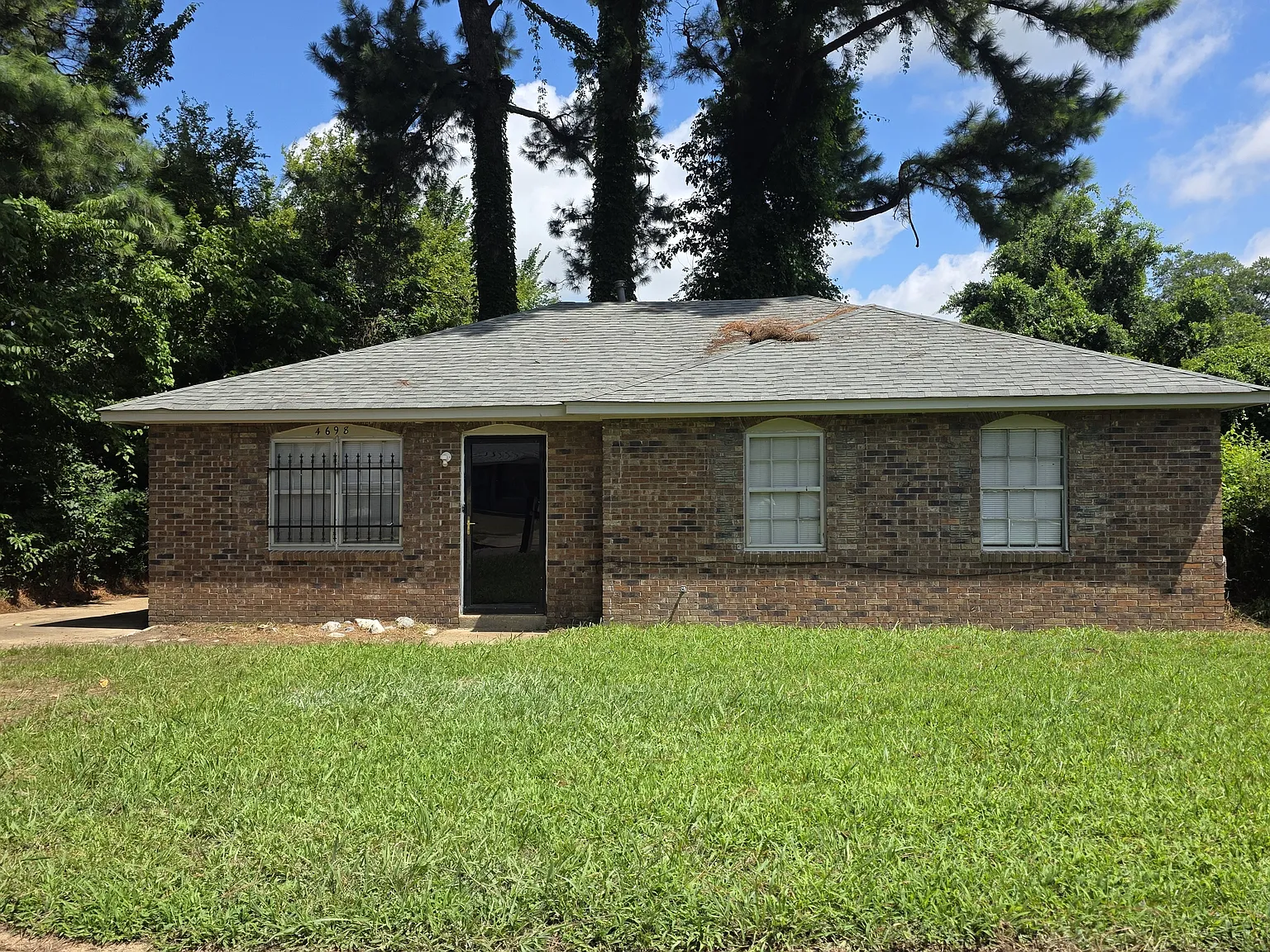 Beautiful 3 Bedroom, 1 Bath Home — Photo 1