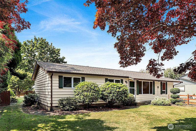3rd image of 13176 Avon Allen Road