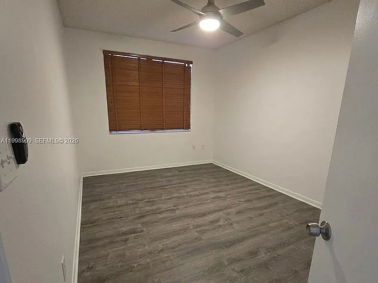 15515 N Miami Lakeway #202-11 — Photo 12