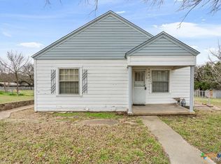 1118 W Main St, Gatesville, TX 76528