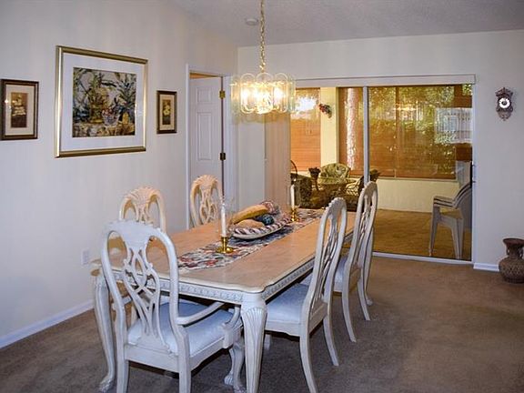 3rd image of 18643 Myrtlewood Dr