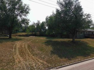 321 Pacific Ave, Hot Springs, SD 57747