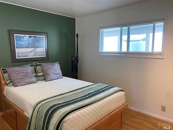 4th image of 213 Barcelona Drive