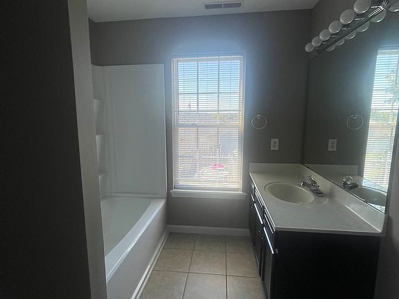 2nd image of 2054 Wiltshire St