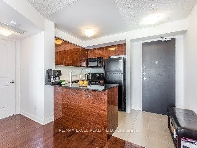 3 bed, $2,850 — Photo 2