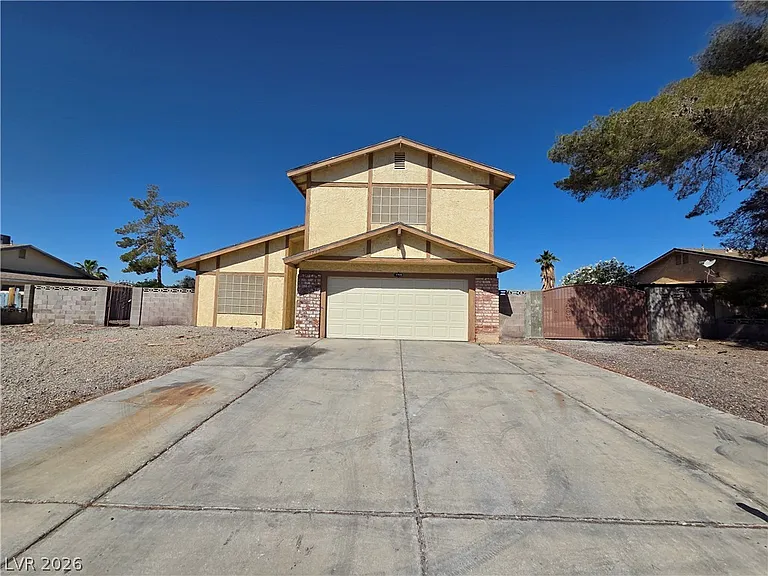 1745 Mount Hood St — Photo 2