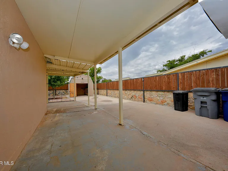 10348 Darin Rd — Photo 44