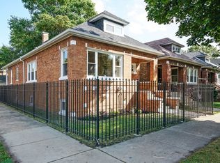 8201 S Marquette Ave, Chicago, IL