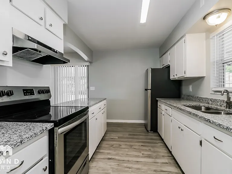 7088 Spring Hill Dr — Photo 3