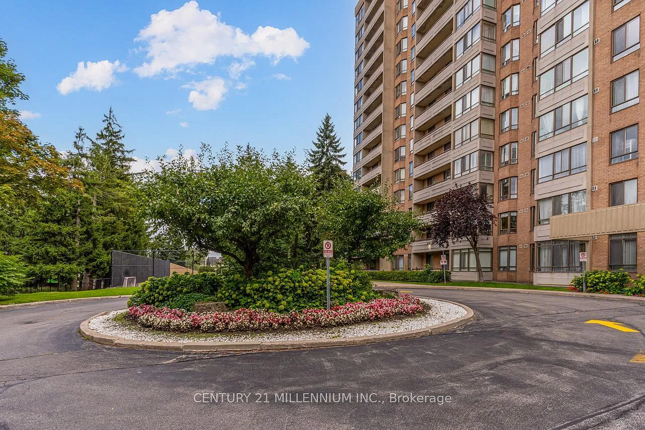 4 bed, $2,800 — Photo 2