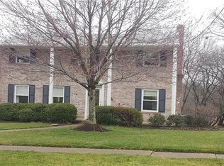 106 Robeson Dr, Coraopolis, PA 15108