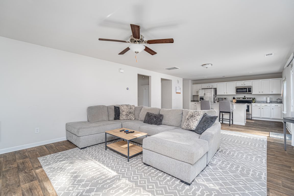 next background image