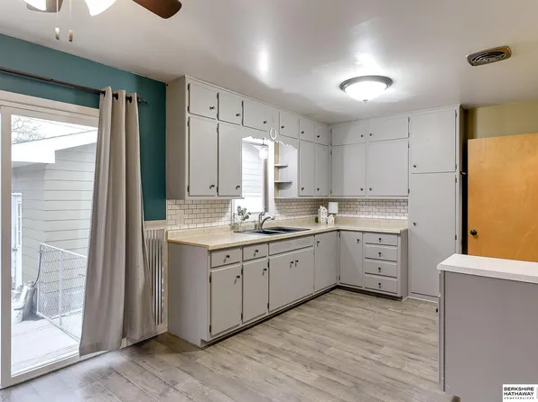 2039 Fairacres Dr, Fremont, NE 68025