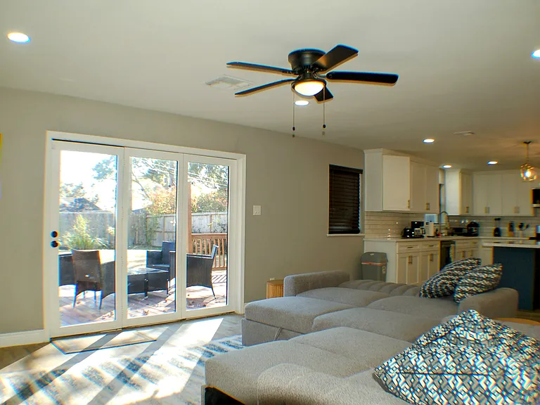 Capello Dr — Photo 12