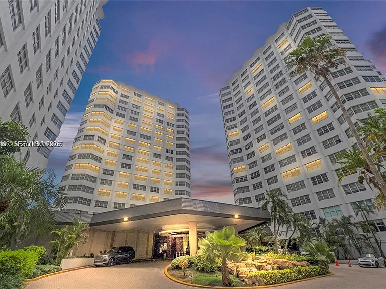 825 Brickell Bay Dr #350 — Photo 22