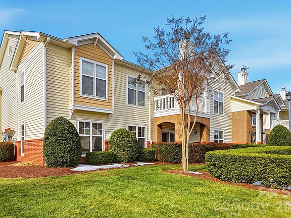 3rd image of 16608 Amberside Rd