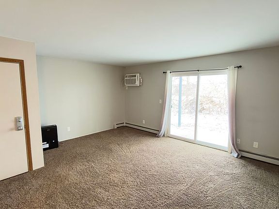 3rd image of 519 Donna Dr NW #0