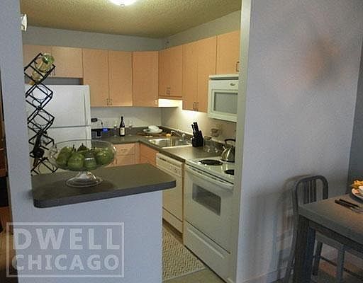 3rd image of 1200 S Michigan Ave