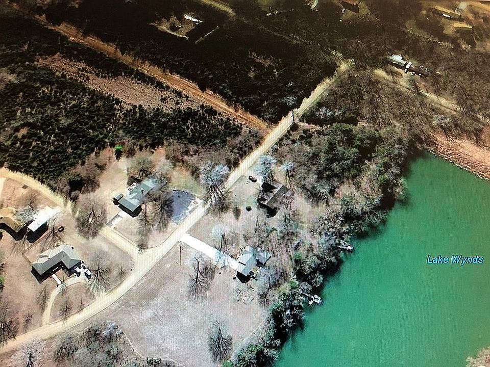1st image of 2 Oakwood Dr