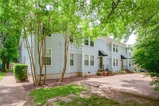 2135 Acklen Ave #2 — Photo 2