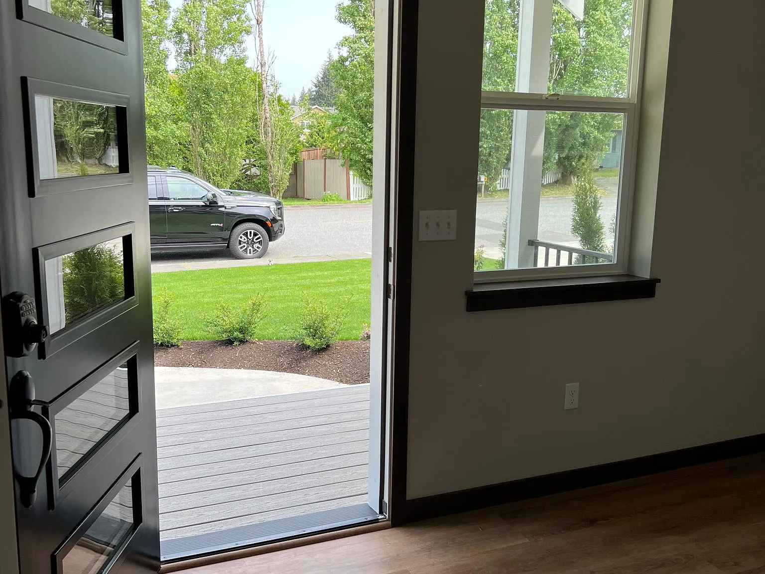 3 bed, 2.5 bath, 1950 sqft, $3,100 — Photo 2