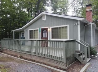 1186 Aurora Ter, Tobyhanna, PA 18466