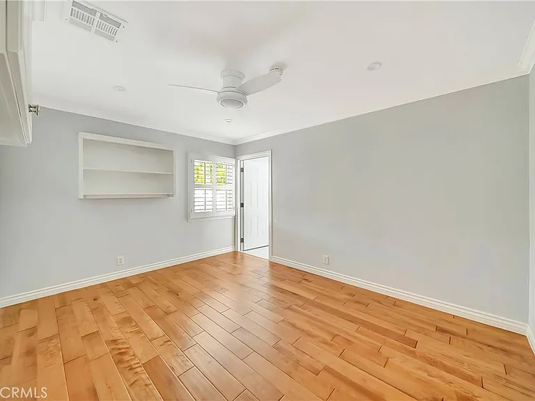 22907 Leonora Dr — Photo 28