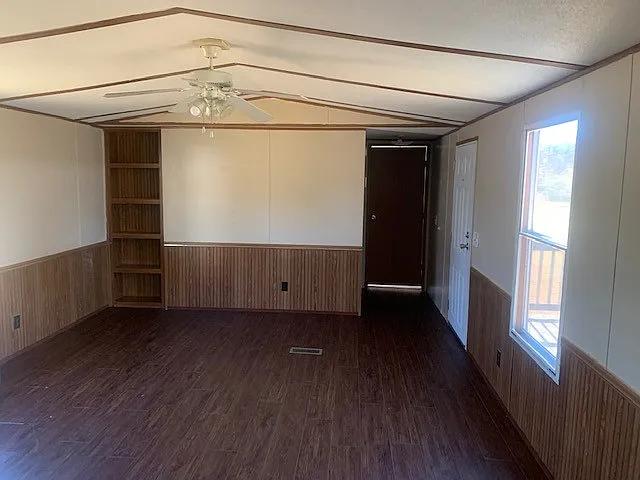 116 Carmen Ln — Photo 2