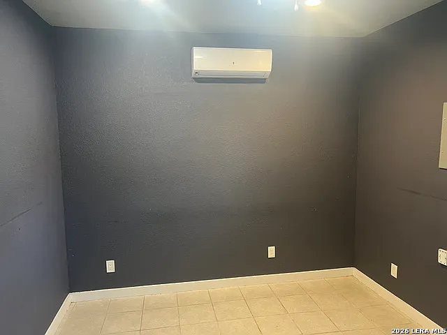 1750 W Craig Pl — Photo 6