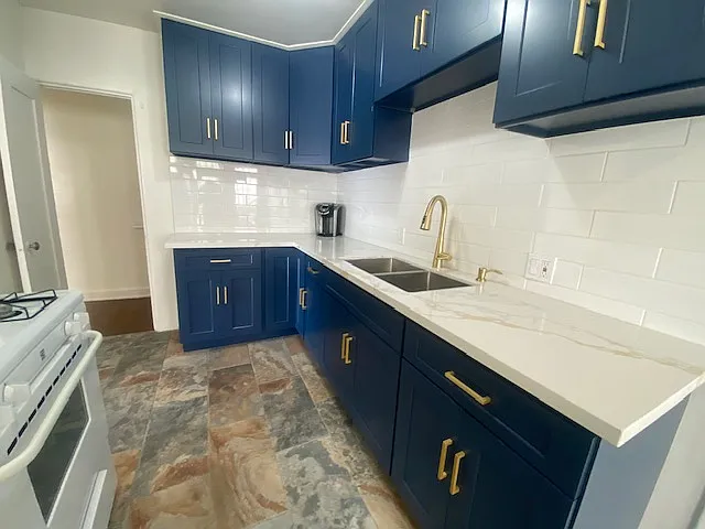 2338 N Cahuenga Blvd — Photo 18