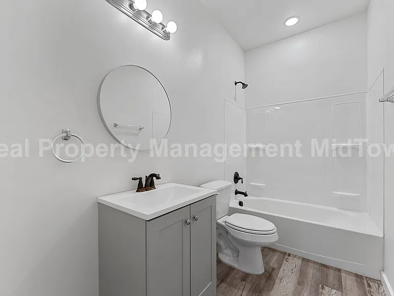 3331 Spring Ave — Photo 10