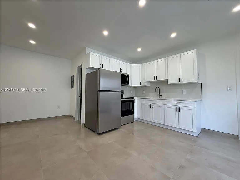 1235 Normandy Dr #7 — Photo 8