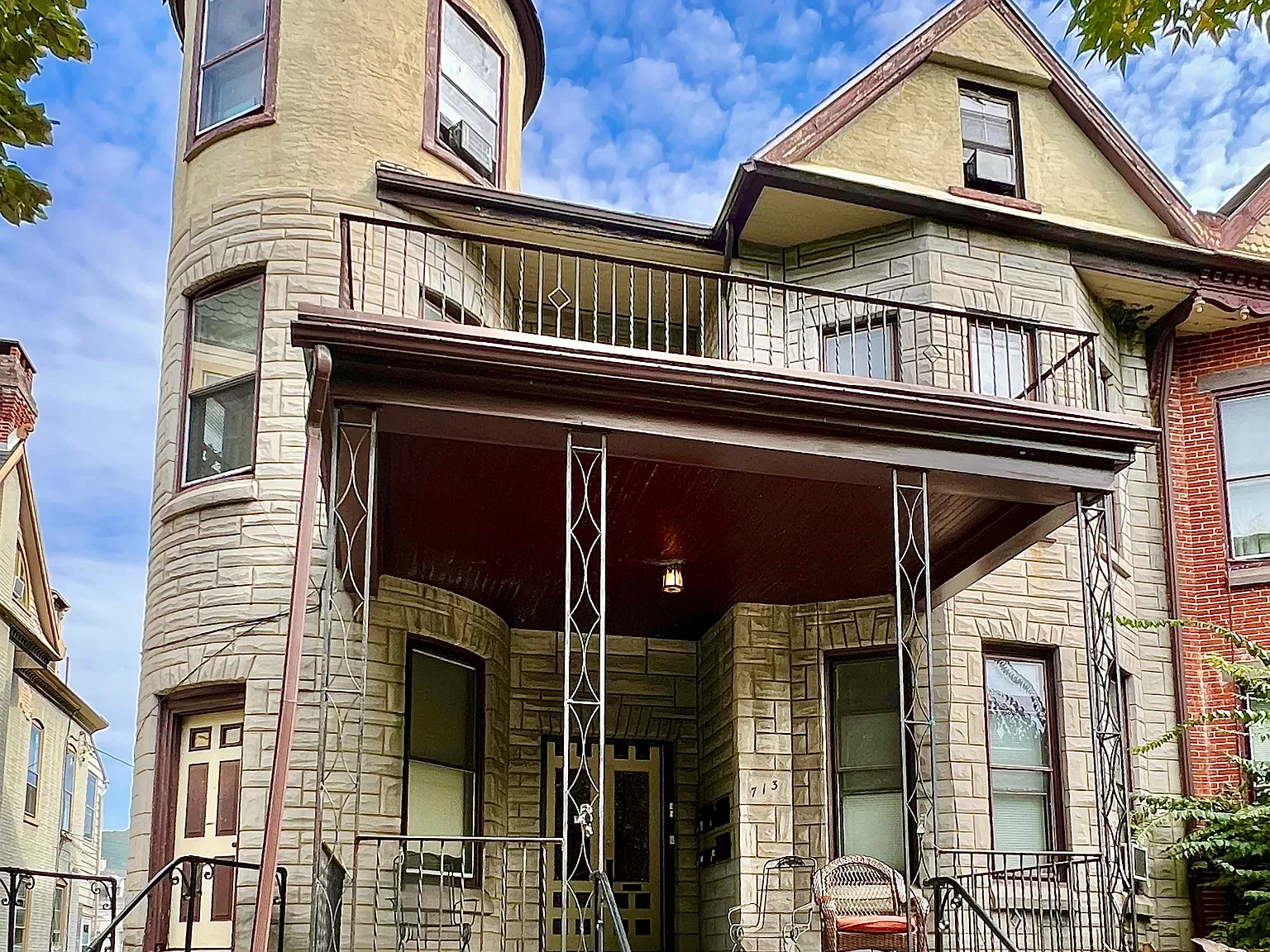 2 bed, 1.5 bath, 1400 sqft, $1,700 — Photo 2