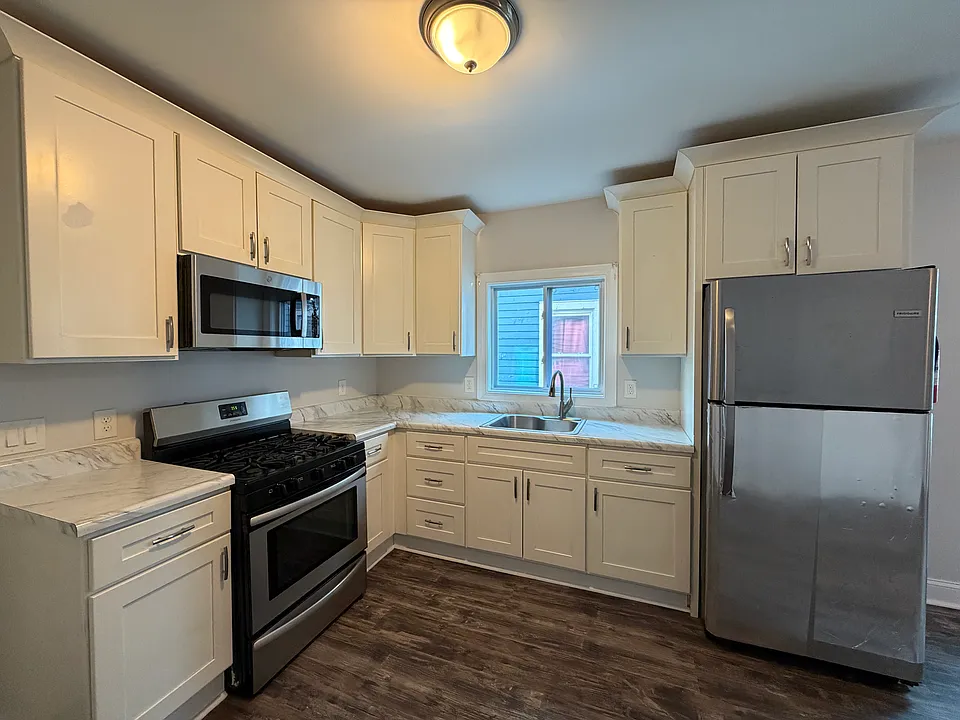 469 Alden St #1