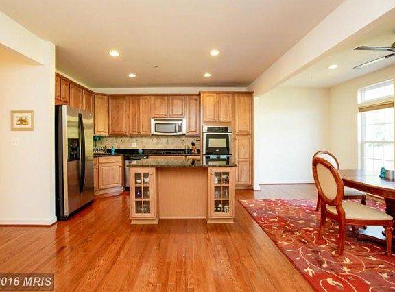 2nd image of 1556 Rutland Way