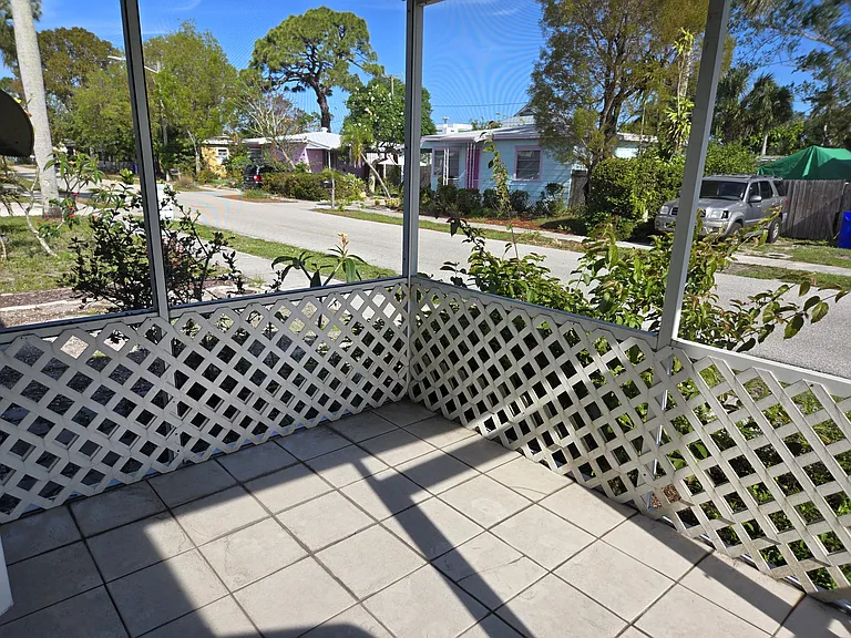 2070 Kurtz St — Photo 3