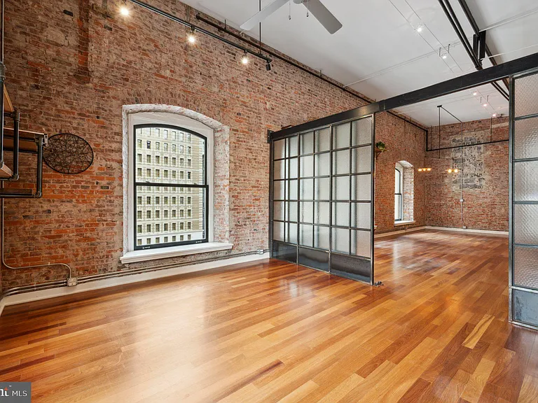 105 S 12th St #500 — Photo 18