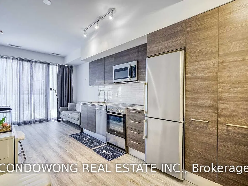 28 Wellesley St E #310