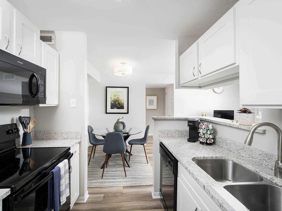 Modern style and conveniences at our Beechmont apartments.