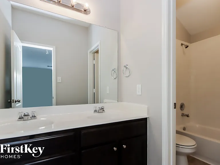 2526 Cold River Dr — Photo 13