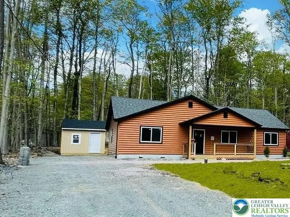 265 Wyomissing Dr, Pocono Lake, PA 18347