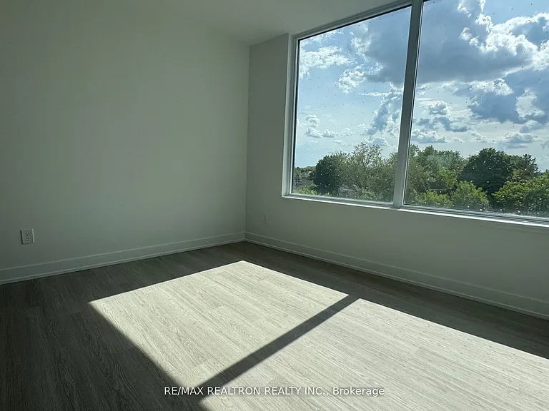 8188 Yonge St #405 — Photo 22