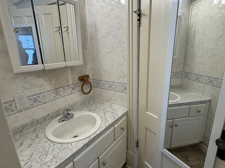 10 Lincoln Ave #2 — Photo 8