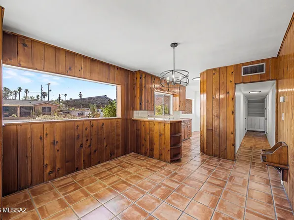 233 N Bentley Ave, Tucson, AZ 85716