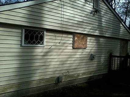 2nd image of 925 Martha Dr